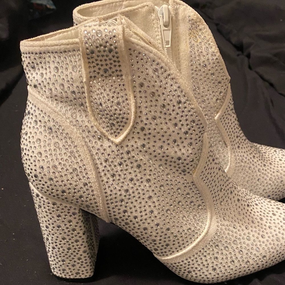 Elegant White Rhinestone Heeled Boots - Picture 3 of 3